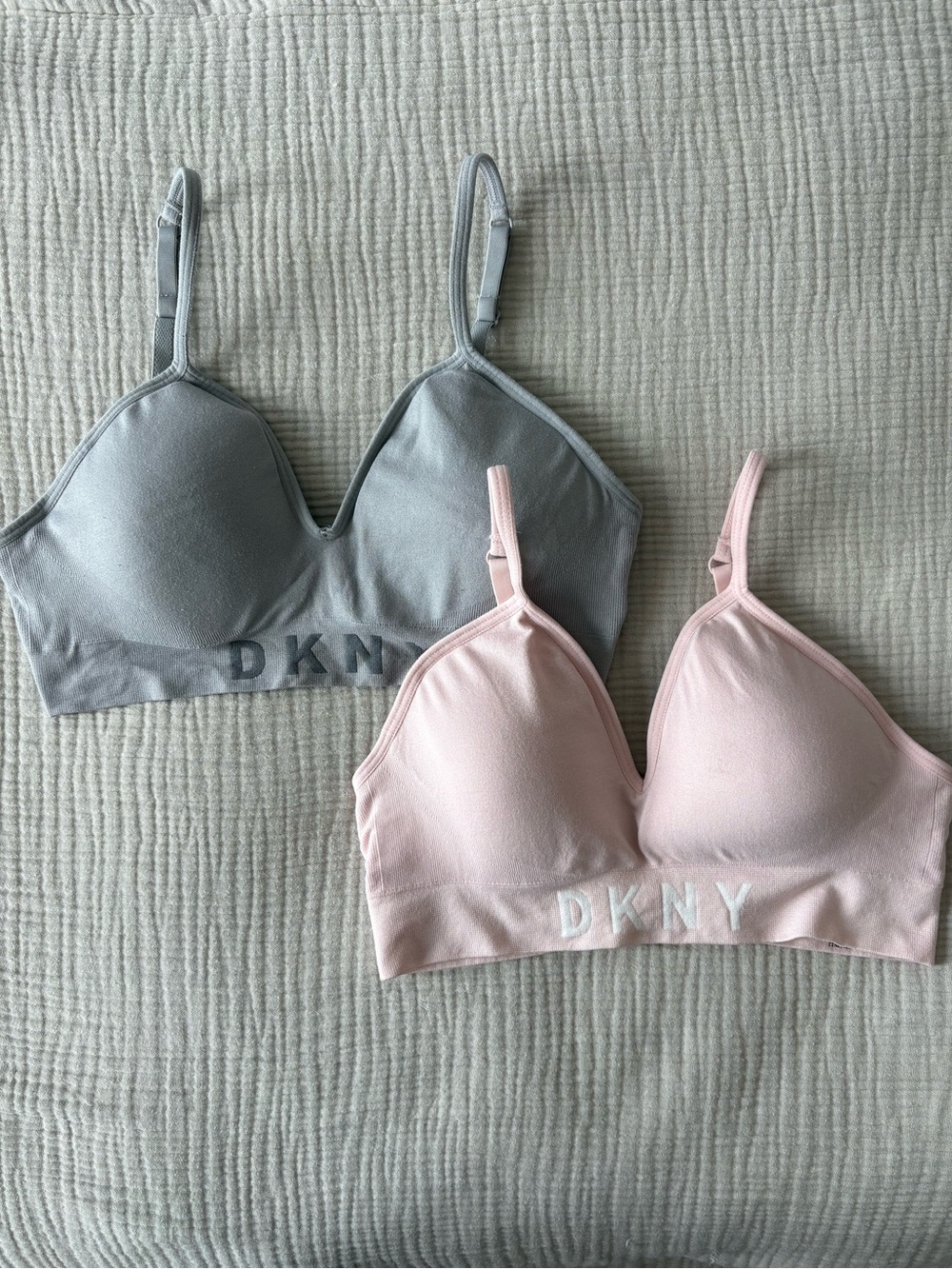 DKNY Seamless Bralette Bundle Gray & Blush Pink Medium Wireless Tshirt Bras